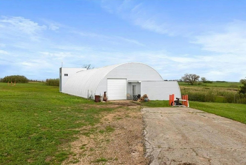 Emlak ofisinden satılık: Dev arazide üstü ev altı sığınak - Resim: 13