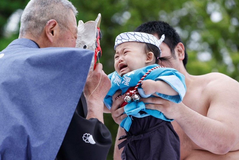 Bebeklerin ağlatıldığı festival: Nakizumo - Resim: 4