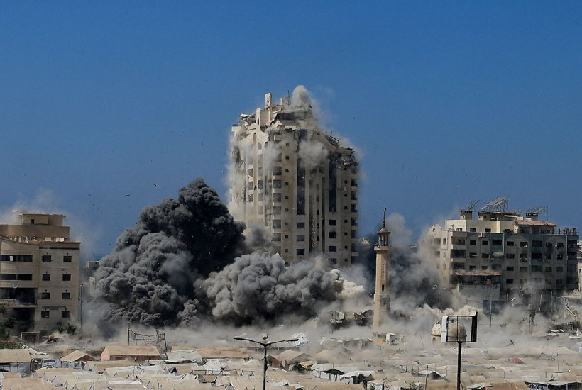 İsrail Filistin'de güpegündüz dev binayı vurdu - Resim: 1