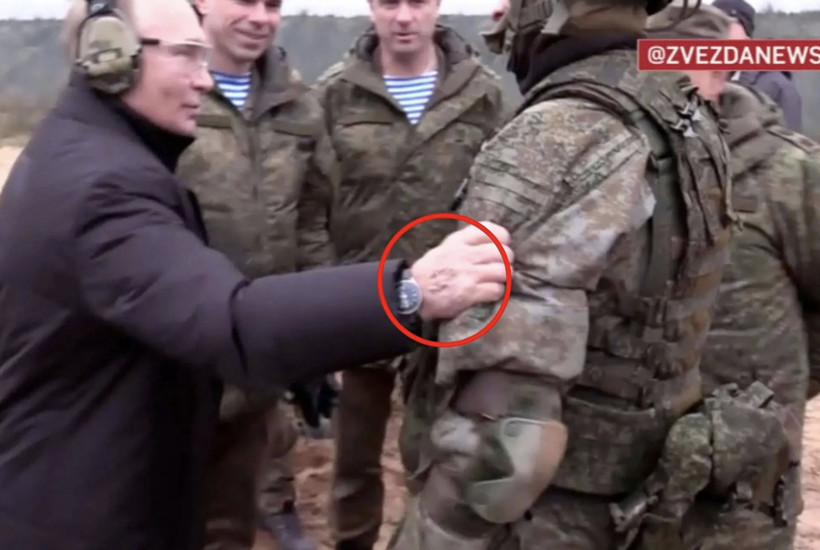 Putin'in sağ elindeki şişlik tartışma yarattı: Hasta mı? - Resim : 1