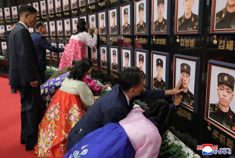 Ukrayna savaşından dönen Kuzey Koreli askerler törenle karşılandı - Resim: 9