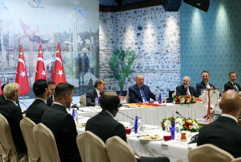 Osimhen'den Erdoğan'a hediye: Dolmabahçe'de buluşma - Resim: 12