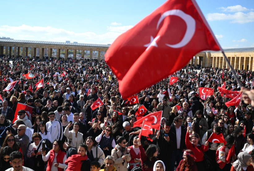 Millet Ata'sına koştu - Resim: 12