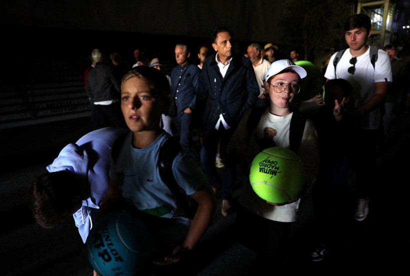 İki ülkede elektrik gitti, altyapı çöktü - Resim : 4