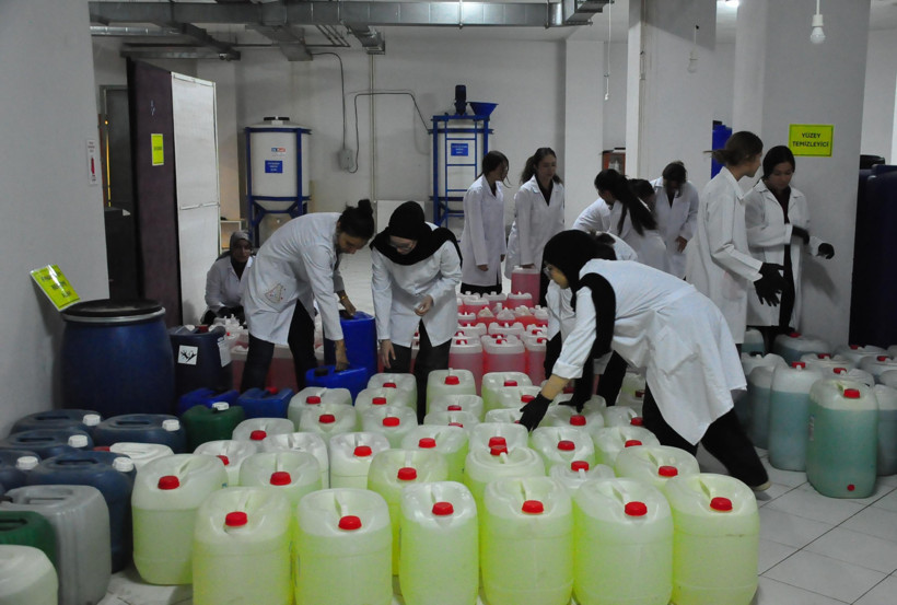 Fabrika gibi okul: Üretip yıllık 2 milyon TL ciro yapıyorlar - Resim : 2