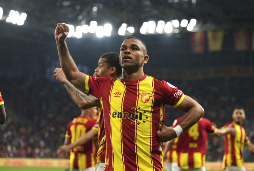 Hakem düdüğü çalar çalmaz gol attı: Göztepeli Juan, Süper Lig tarihine geçti - Resim : 1