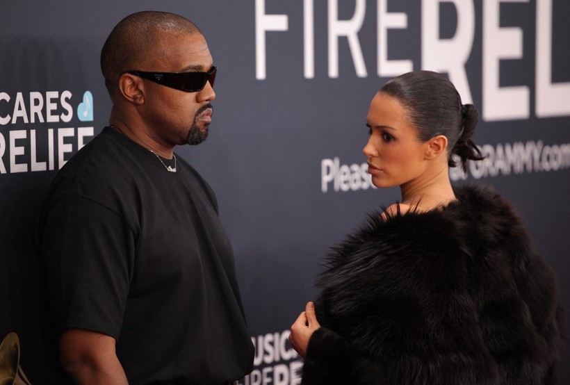 Bianca Censori kırmızı halıda çırılçıplak yürüdü: Kanye West kameralar önünde emir verdi - Resim: 10