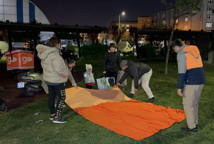Marmara Denizi'nde deprem: İstanbul ve birçok ilde hissedildi - Resim : 1