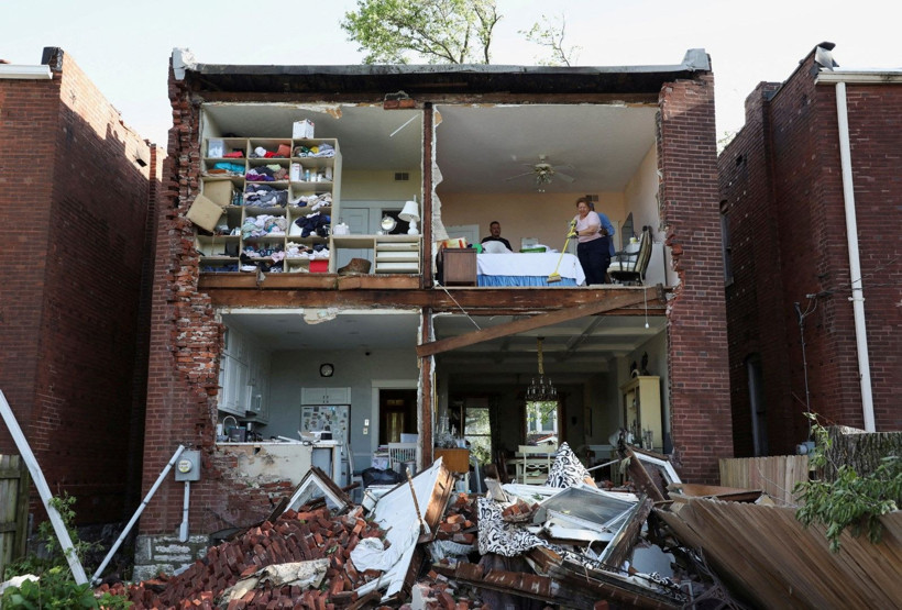 ABD'de şiddetli fırtına: 23 kişi öldü, binlerce yapı hasar gördü - Resim: 3