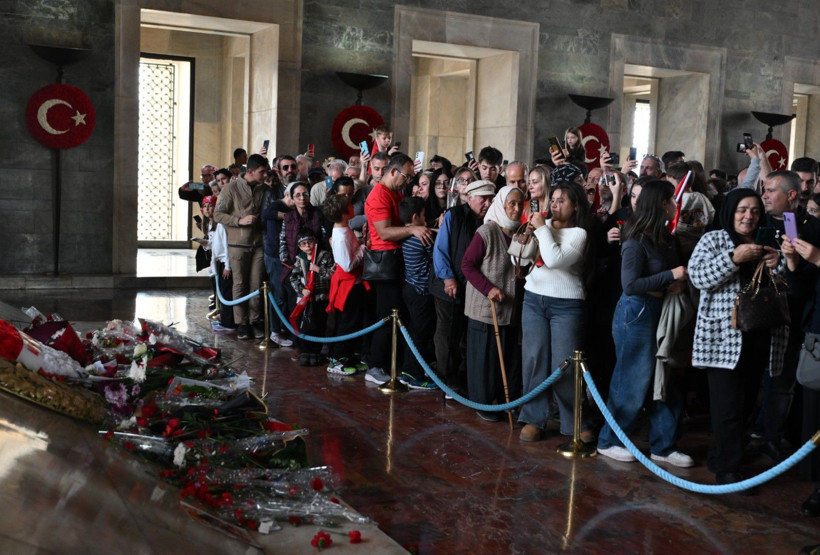 Halk Ata'sına koştu: Anıtkabir'e ziyaretçi akını - Resim: 23