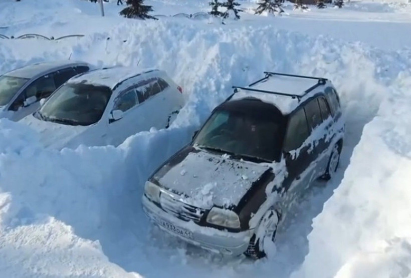 Böyle kar yağışı görülmedi: Apartmanlar bile kara gömüldü - Resim: 5