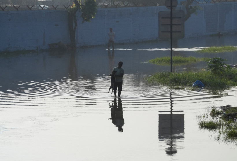 Üç ülke faciayı yaşadı: 900'den fazla ölü, yüzlerce kayıp - Resim : 3