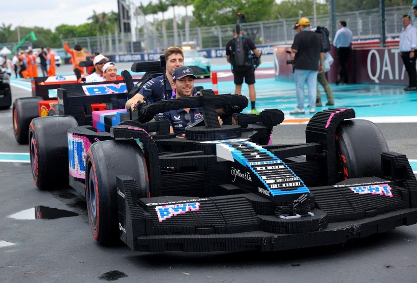 Formula 1'e 'LEGO araç' damga vurdu - Resim: 14