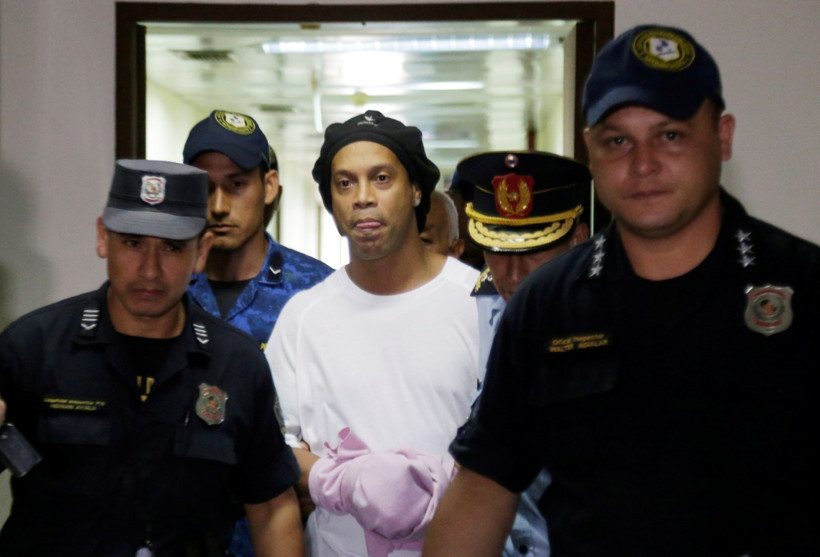 Ronaldinho futbola geri dönüyor: Yeni takımı belli oldu - Resim : 1