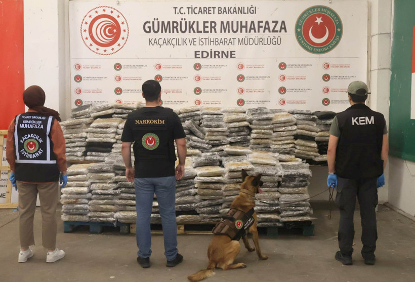 Kapıkule'de dev uyuşturucu operasyonu: 1 ton 153 kilogram ele geçirildi - Resim : 1
