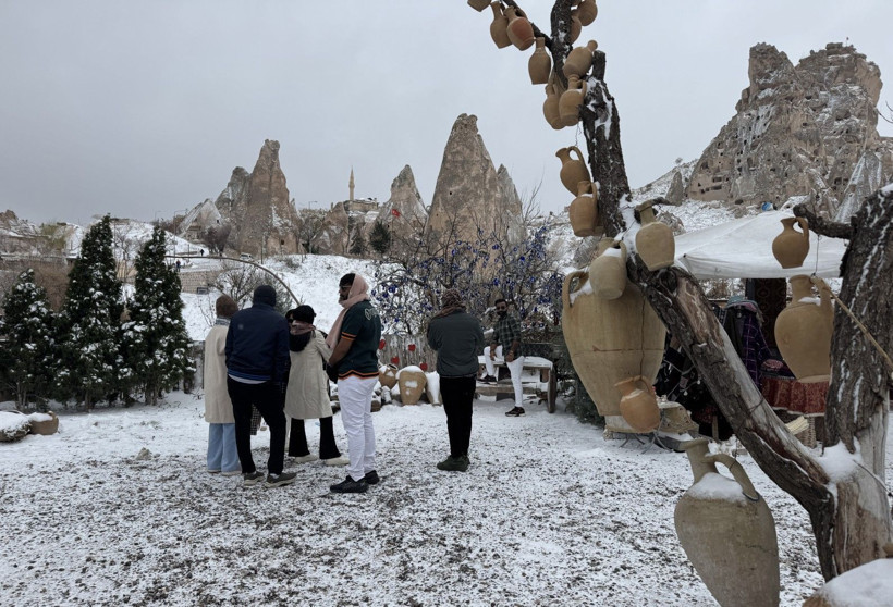 Kapadokya'daki peribacaları kar yağışıyla beyaza büründü - Resim: 6