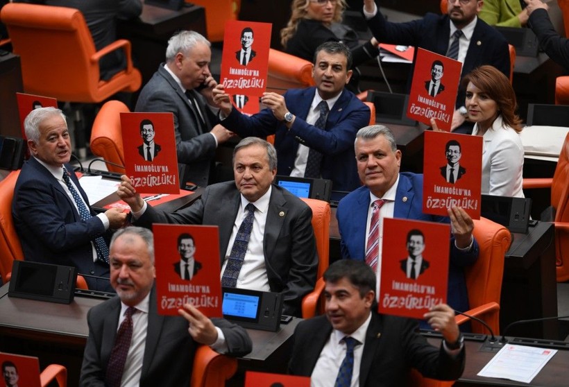 MHP lideri Bahçeli, TBMM Başkanı seçimlerinde oy kullandı - Resim: 41