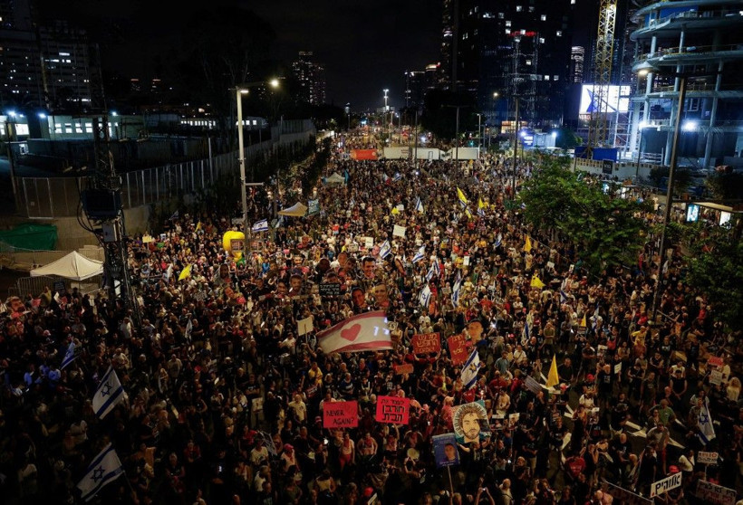'Kendi mezarımı kazıyorum' diyen rehinenin videosu, on binlerce İsrailliyi sokağa döktü - Resim: 1