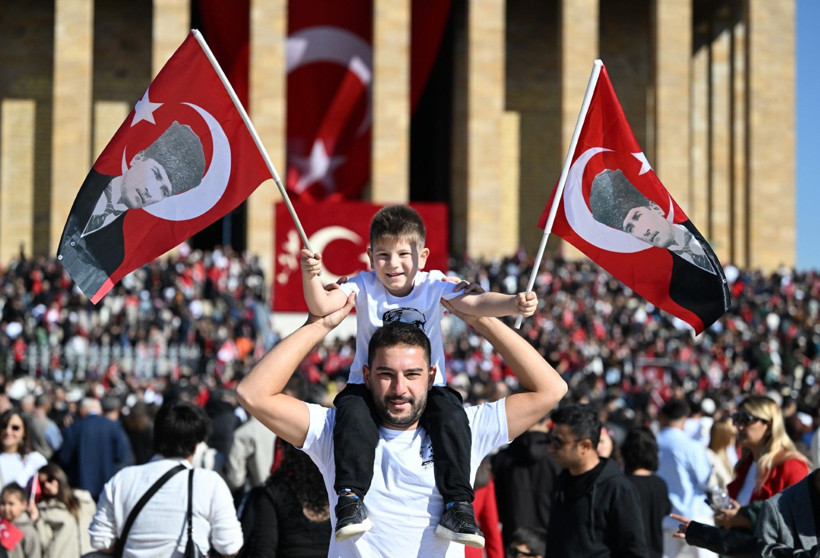 Millet Ata'sına koştu - Resim: 15