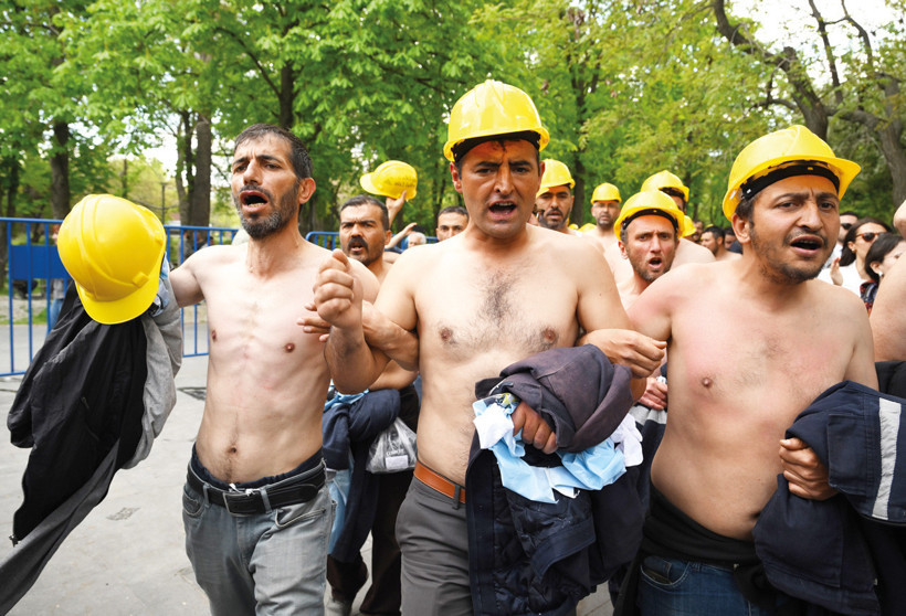 Madencilere polis barikatı - Resim : 2