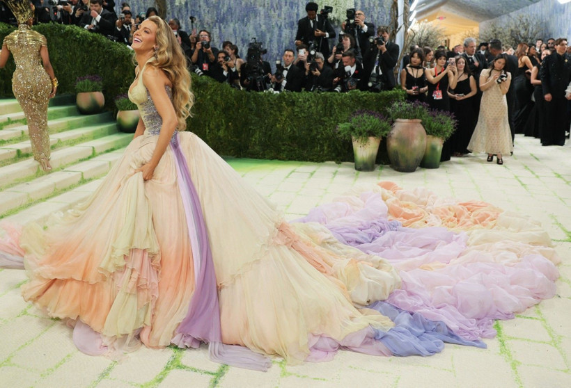 Met Gala 2026'da şıklık yarışı: Tarzlarını görenler inanamadı - Resim: 18