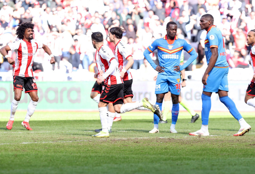 Sivasspor'u üçüncü forveti kurtardı: Göztepe 3 puanı unuttu! - Resim : 3