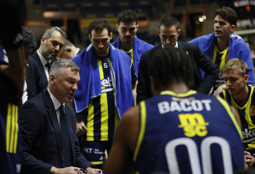 Fenerbahçe evinde rahat kazandı: 93-79 - Resim : 1