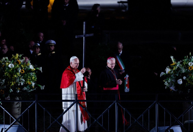 On yıllar sonra bir ilk: Papa tören boyunca taşıdı - Resim: 1
