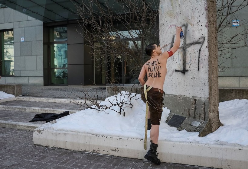 Almanya sandık başında: FEMEN'den eylem - Resim: 2