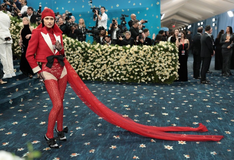 Modanın en çılgın şovu: Met Gala'ya ünlü yağdı - Resim: 8