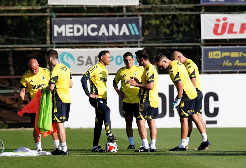 Tedesco'dan futbolculara ilk 11 mesajı: "Zamanımız yok" - Resim : 1