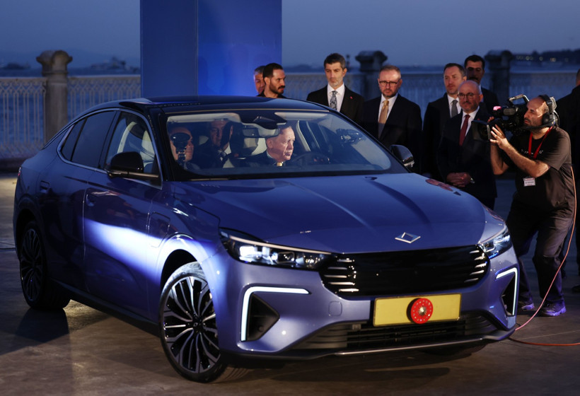 Erdoğan'a Togg'un yeni modeli hediye edildi - Resim : 1