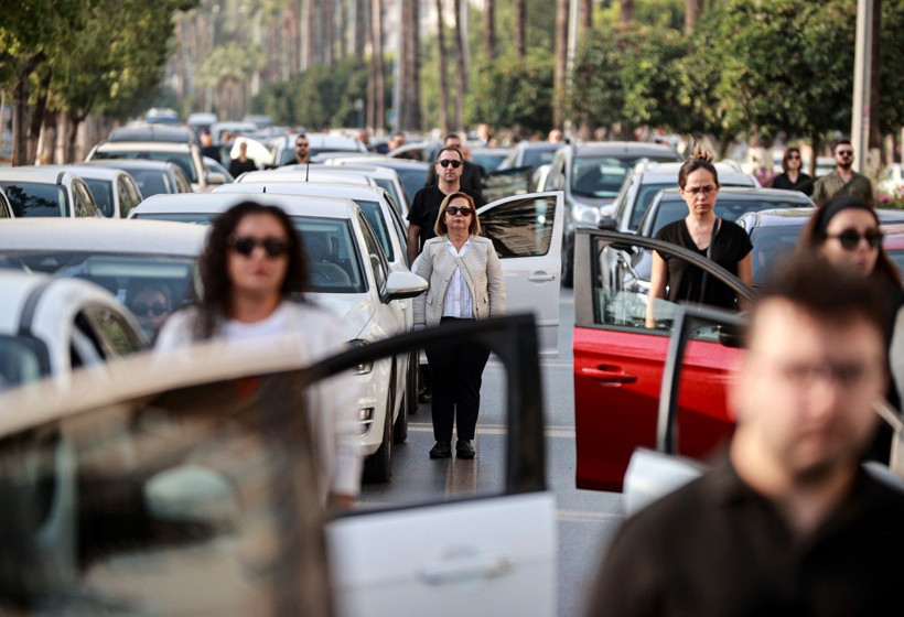Hayat durdu: Bir millet Atasını andı - Resim: 27