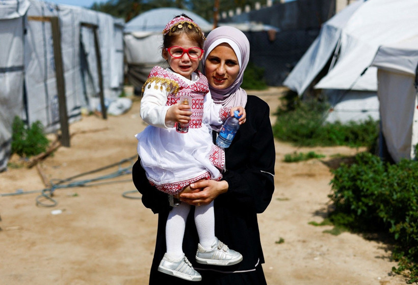 Herkesi ağlatan kavuşma: Bebekler yıllar sonra aileleriyle ilk kez tanıştı - Resim: 7
