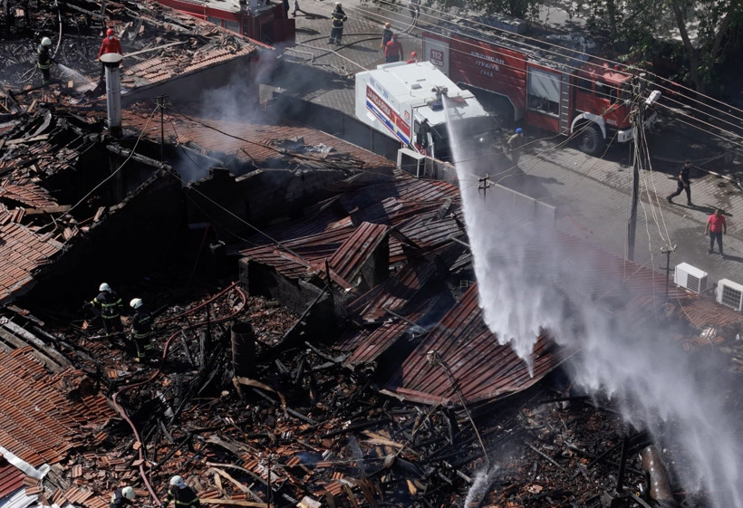 Erzincan'da yangın: 20 dükkan zarar gördü - Resim : 3