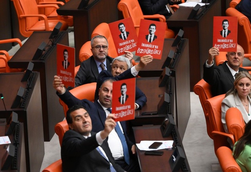 MHP lideri Bahçeli, TBMM Başkanı seçimlerinde oy kullandı - Resim: 39