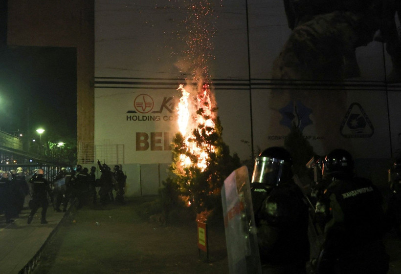 Sırbistan savaş alanına döndü - Resim: 14