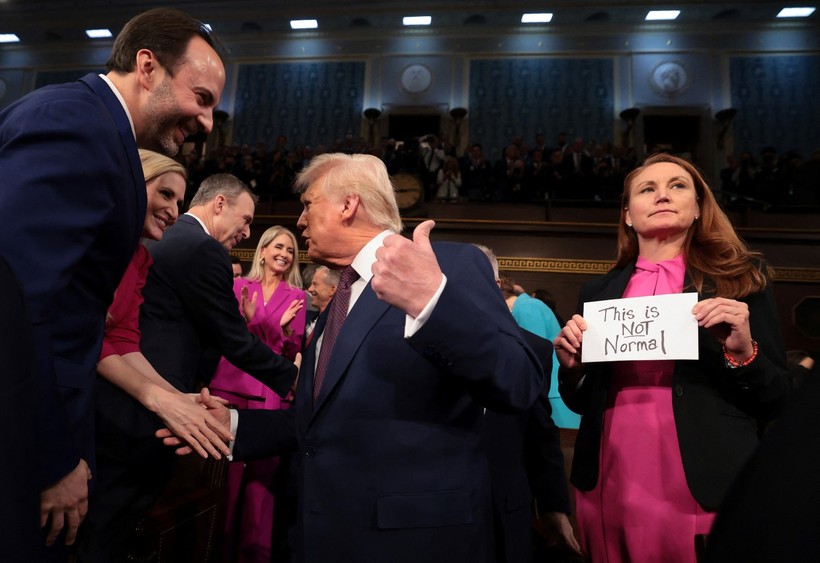 Kongre üyesinden Trump'a protesto: 'Bu normal değil' - Resim : 1