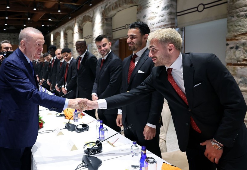 Osimhen'den Erdoğan'a hediye: Dolmabahçe'de buluşma - Resim: 8