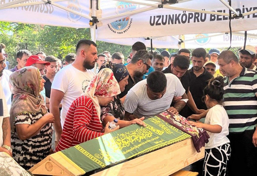 Yaralı kurtuldu, tabutları öpüp 'hakkınızı helal edin' dedi - Resim: 7