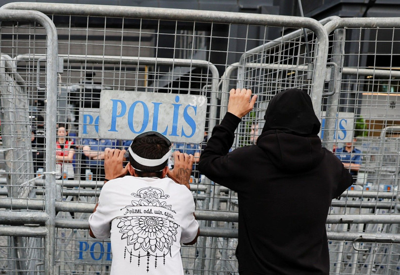 Fotoğraflarla CHP'ye abluka - Resim: 4