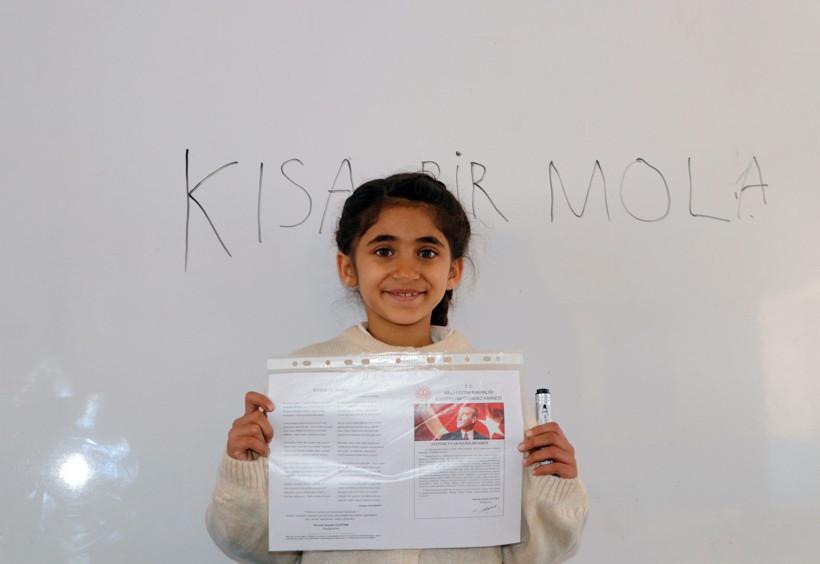 Tek öğrencili okulda sömestr tatili: Hasret, karnesini erken aldı - Resim: 6