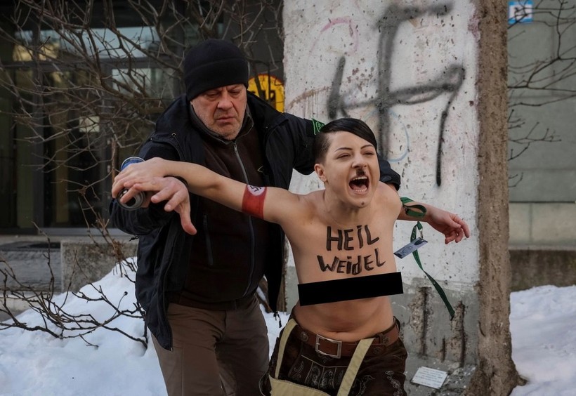 Almanya sandık başında: FEMEN'den eylem - Resim: 1