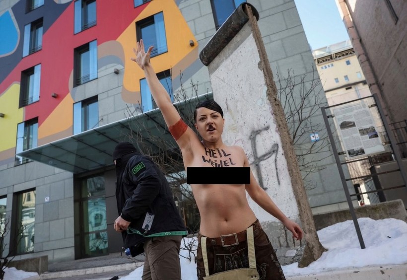 Almanya sandık başında: FEMEN'den eylem - Resim: 6