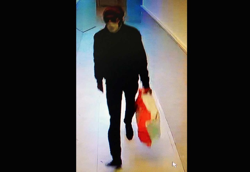 İki kardeşi öldürdüğü iddiasıyla Ankara'da yakalanan zanlı Sivas'a getirildi - Resim : 2