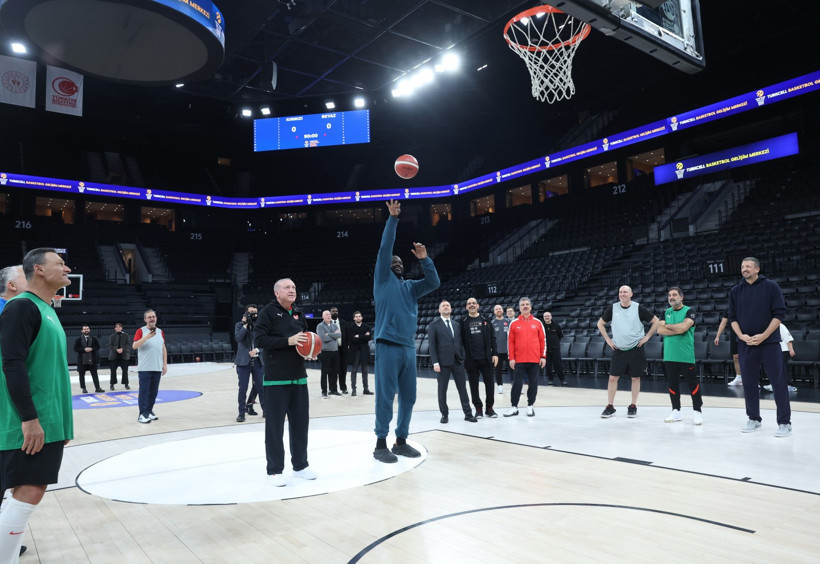 Erdoğan, NBA efsanesi Shaquille O’Neal ile basketbol oynadı - Resim : 1