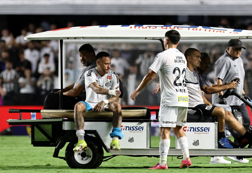 Neymar'ın kariyerine kabus gibi çöktü: Sahadan ağlayarak çıktı - Resim : 1