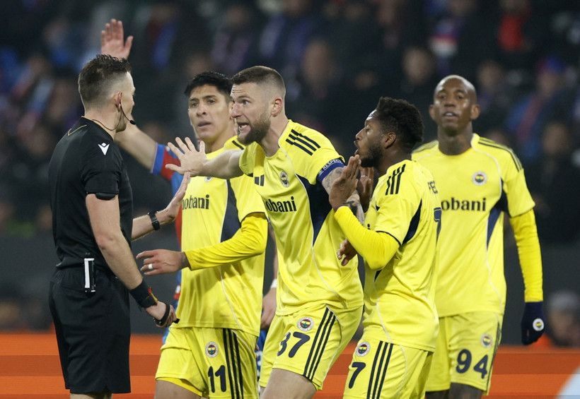 Fenerbahçe Plzen'de penaltı bekledi, Hollandalı hakemin kararı çıldırttı! - Resim : 1