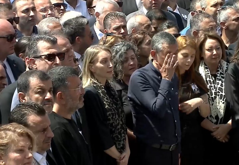 Ferdi Zeyrek'e veda: Gözyaşları sel oldu - Resim : 6