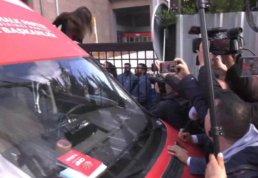 CHP Genel Merkezi’nde hareketlilik: 'Tahliye talebi' iddiası sonrası arbede - Resim : 3